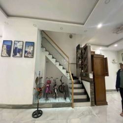 Giá Tốt 26 Triệu Nhà Phố Lakeview City 1 Trệt 3 Lầu 4PN 5WC Nội Thất