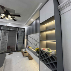 Chính chủ cho thuê nhà 30m 5 tầng khu Trần Khát Chân, Lãng Yên, BĐ