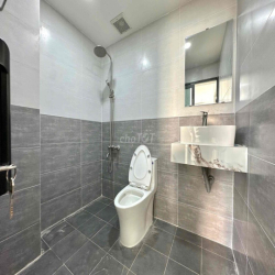 PHÒNG CÓ BAN CÔNG, CỬA SỔ TRUNG TÂM BÌNH THẠNH
