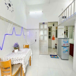 CHO THUÊ PHÒNG TRỌ GÁC CAO - CỬA SỔ FULL NỘI THẤT - THANG MÁY