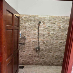 📣Cần cho thuê căn nhà 1 Trệt 2 Lầu 👉DT: 144m2  👉Nhà có 6 phòng ngủ rộn