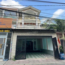 📣Cần cho thuê căn nhà 1 Trệt 2 Lầu 👉DT: 144m2  👉Nhà có 6 phòng ngủ rộn