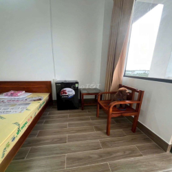 cho thuê phòng full nội thất kdc hồng loan 15mv giá 2tr. ban công