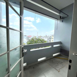 cho thuê phòng full nội thất kdc hồng loan 15mv giá 2tr. ban công