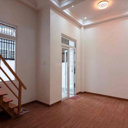 Bán nhà hẻm ôtô , sổ riêng , 65 m2 Đà Lạt - LĐ