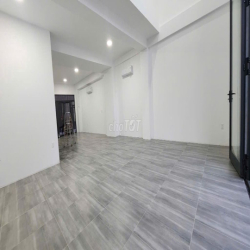 Cho thuê tầng trệt đường 41 Văn phòng KDT VẠn Phúc city 7x20m giá 22tr