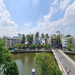 CHO THUÊ CĂN STUDIO BAN CÔNG TÁCH BẾP VIEW MẶT TIỀN BỜ KÈ FULL NT