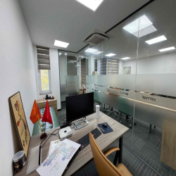 Cho thuê Văn Phòng 100m2 đầy đủ nội thất giá tốt