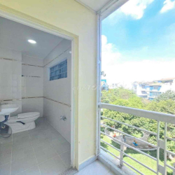 NGAY CÔNG VIÊN LÀNG HOA.CÓ NỘI THẤT