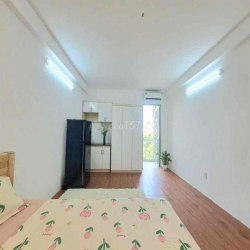 NGAY CÔNG VIÊN LÀNG HOA.CÓ NỘI THẤT