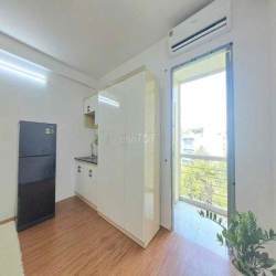 NGAY CÔNG VIÊN LÀNG HOA.CÓ NỘI THẤT