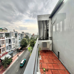 Căn hộ ban công bự full nội thất gần Parcmall Q8, Satra Phạm Hùng 