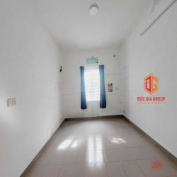 Nhà 3 lầu đường D9 - D2D 17,5tr/th giá tốt làm văn phòng kinh doanh 6P