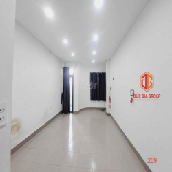 Nhà 3 lầu đường D9 - D2D 17,5tr/th giá tốt làm văn phòng kinh doanh 6P