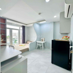 Cho Thuê Căn Hộ Ban Công Full Nội Thất Gần Cầu Nguyễn Văn Cừ