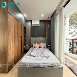 Căn hộ cao cấp toạ lạc tại Thảo Điền - gần cầu Sài Gòn ban công thoang