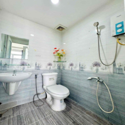 Cho Thuê Căn Hộ Ban Công Full Nội Thất Gần Cầu Nguyễn Văn Cừ