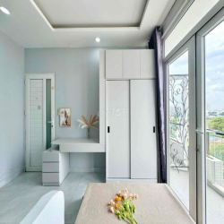 Cho Thuê Căn Hộ Ban Công Full Nội Thất Gần Cầu Nguyễn Văn Cừ