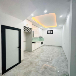 CHO THUÊ CĂN HỘ 4,5 TẦNG 6 NGỦ/ 4 WC HIỆN ĐẠI TẠI NGÕ 68 NGUYỄN VĂN LI