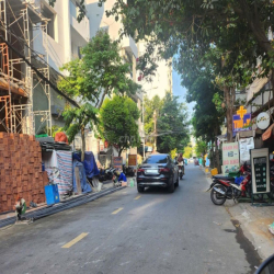 Mặt bằng Trống suốt  DT: 8.7-18,1 đường số , gần Lâm Văn Bền, Q7