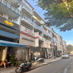 Văn Phòng 20m2 Đường Hoa Lan Sẵn Máy Lạnh Trung Tâm Quận Phú Nhuận