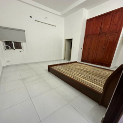 cho thuê nhà mặt tiền 50 Dương Bá Cung