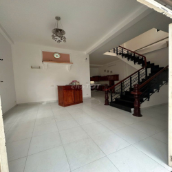 cho thuê nhà mặt tiền 50 Dương Bá Cung