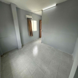 PHÒNG BAN CÔNG 25m2 GIÁ RẺ NGAY GẦN BẾN XE MIỀN TÂY, HẬU GIANG