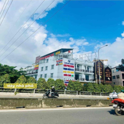 Cho Thuê Nhà Phố Ngã Tư Ga DT 240m2 1Trệt 3Lầu 4Pn 5Wc Sân Thượng