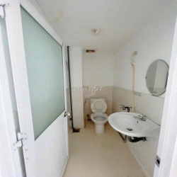 PHÒNG BAN CÔNG 25m2 GIÁ RẺ NGAY GẦN BẾN XE MIỀN TÂY, HẬU GIANG