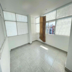 PHÒNG BAN CÔNG 25m2 GIÁ RẺ NGAY GẦN BẾN XE MIỀN TÂY, HẬU GIANG