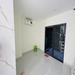Nhà  5x20,5m, 1 hầm 1 trệt 3 lầu, có thang máy, hoàn thiện chất lượng