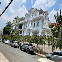 VỊ TRÍ ĐẸP ĐÔNG ĐÚC THẢO ĐIỀN CHO CÁC NGÀNH NGHỀ VILLA SÂN VƯỜN 8PN