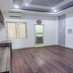 Cho thuê nhà 3 lầu khu Dân cư đồng bộ yên tĩnh sát Vạn Phúc đường số 3