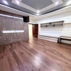 Cho thuê nhà 3 lầu khu Dân cư đồng bộ yên tĩnh sát Vạn Phúc đường số 3