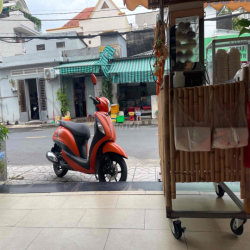 MBKD ĐƯỜNG Lê Lợi. 2 mặt tiền. Hợp kd ăn uống. Cạnh chợ Kiến Thiết