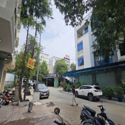 Bán nhà chỉ tính đất 2 tỷ 950 tr ( và căn số 2 giá 6 tỷ 500 tr .LH CC