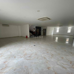 CHO THUÊ BIỆT THỰ THÁI THUẬN Q2 DTSD 600m2