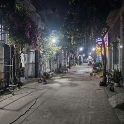 Bán nhà chỉ tính đất 2 tỷ 950 tr ( và căn số 2 giá 6 tỷ 500 tr .LH CC