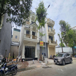 Bán nhà chỉ tính đất 2 tỷ 950 tr ( và căn số 2 giá 6 tỷ 500 tr .LH CC