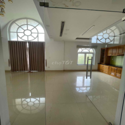 CHO THUÊ BIỆT THỰ THÁI THUẬN Q2 DTSD 600m2