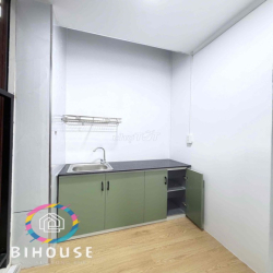 CHDV MẶT TIỀN PHAN XÍCH LONG, Tách bếp ban công