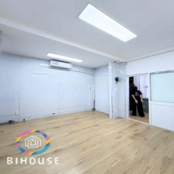 CHDV MẶT TIỀN PHAN XÍCH LONG, Tách bếp ban công