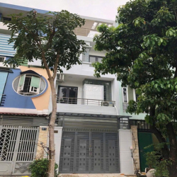 Cho Thuê Nhà 3 Lầu Mặt Tiền Đường 16M  Tân Quy Đông P.Tân Phong Quận7