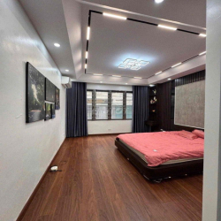 Cho thuê nhà Kim Ngưu, ô tô đỗ trước cửa