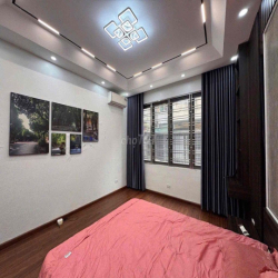 Cho thuê nhà Kim Ngưu, ô tô đỗ trước cửa