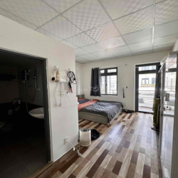 cho thuê nhà 1 lầu 3pn mặt tiền kinh doanh buôn bán giá 20tr/th