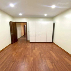 14 triệu- Nhà Ngọc Thụy mới đẹp 55m-4 ngủ full đồ