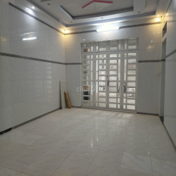 Nhà nguyên căn KP Ông Trịnh, phường Tân Phước, cách Ql 51 chỉ 200m.