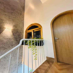 CHO THUÊ NHÀ 3 TẦNG MT ĐA PHƯỚC - NAM VIỆT Á  Diện tích : 90m Nhà có 3